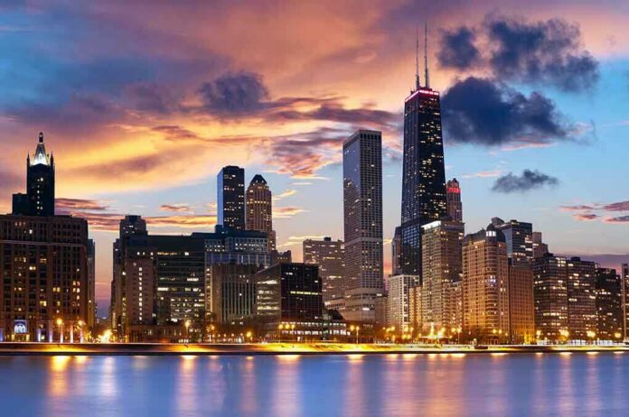 shutterstock_84639565 Chicago skyline at sunset with colorful clouds