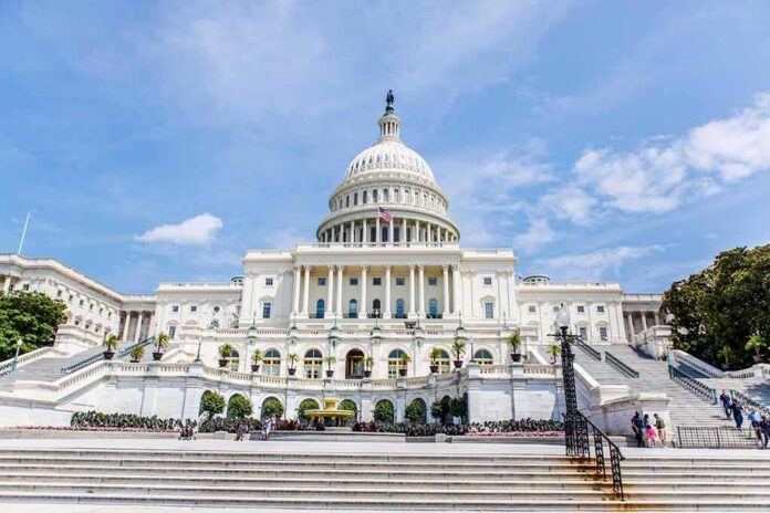 shutterstock_246227896 United States Capitol building with dome and steps